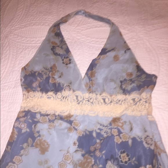 Shelli Segal Laundry halter blue floral gown. - Picture 2 of 4