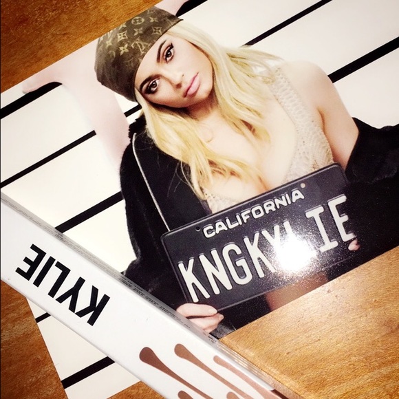 Kylie Metal Lipstick 💋 Heir