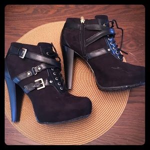 Guess boots black size 8.5