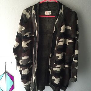 camo knit Cardigan Size M