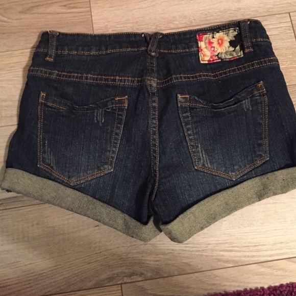 Shorts - Picture 2 of 2