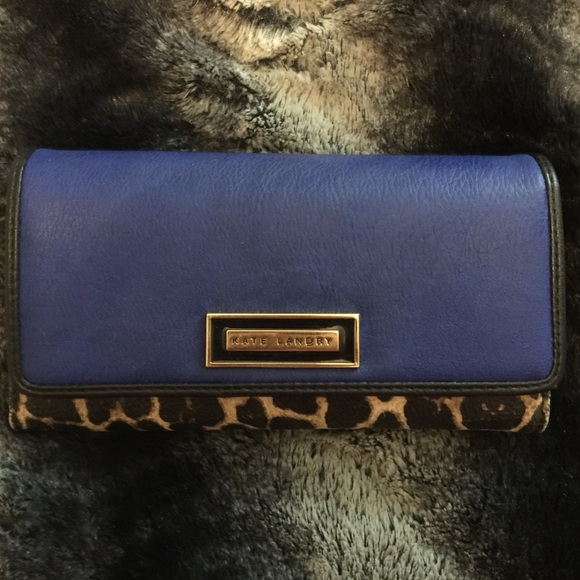 Leopard and blue wallet - Picture 1 of 4