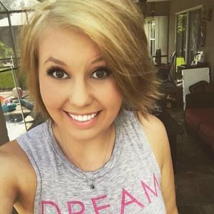 Meet your Posher, Kelsie