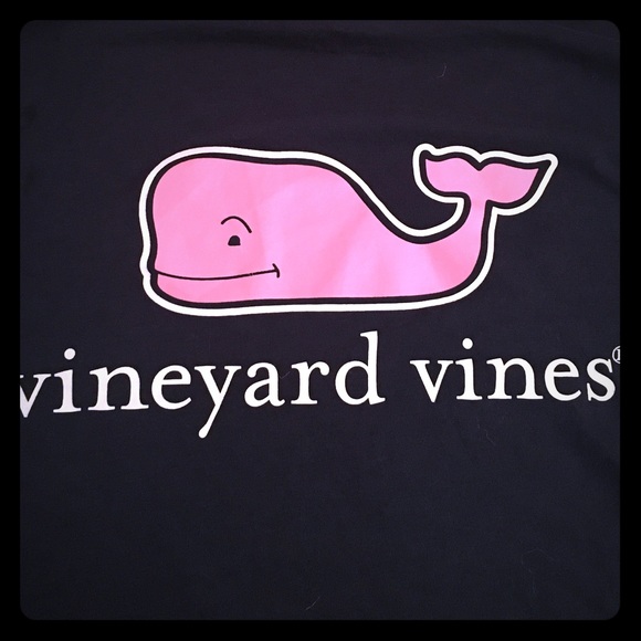 Vineyard Vines long sleeves !!
