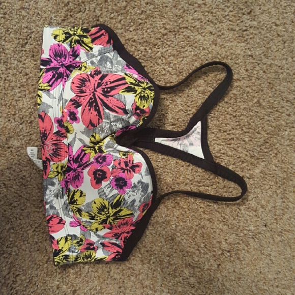 VS sports bra