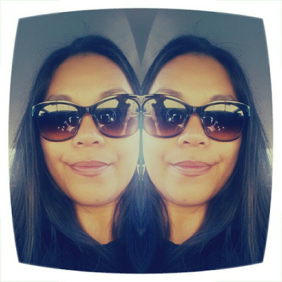 Meet your Posher, Samantha - Picture 1 of 1