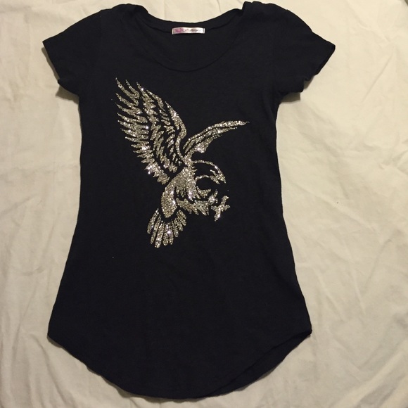 ✨Black Top with an Eagle on the center - Picture 1 of 4