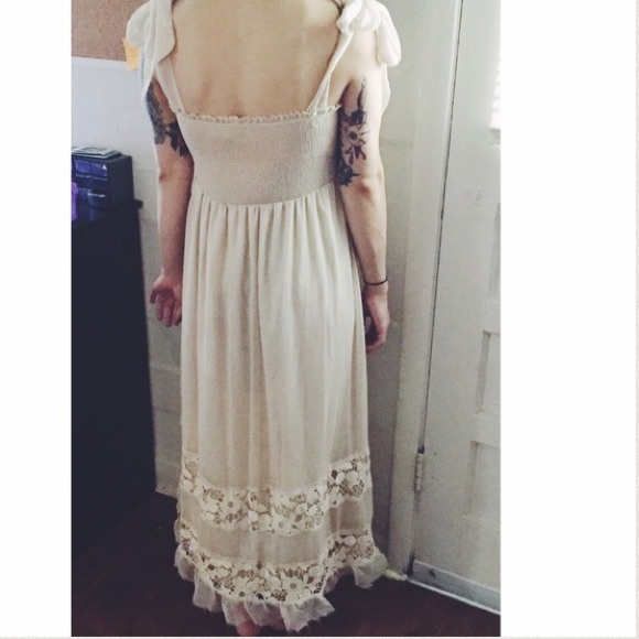 IVORY LACE AND CHIFFON MAXI DRESS!