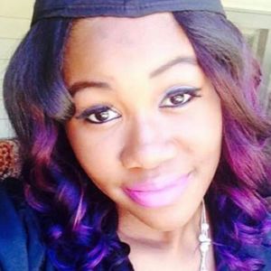 Meet your Posher, Alexis