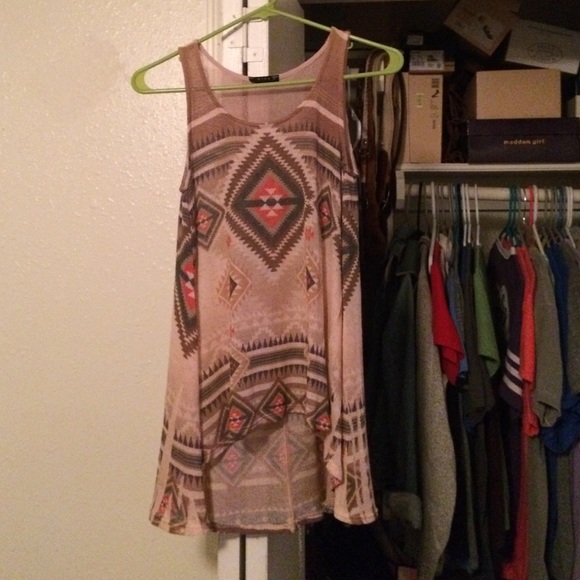 Sheer tribal long tank in neutral colors sz small