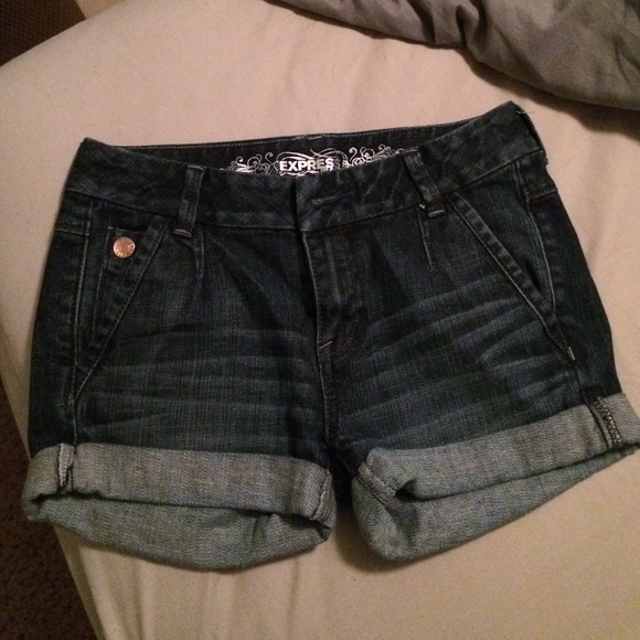 Express jean shorts size 00