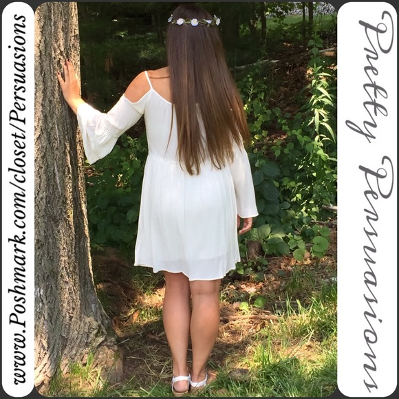 SOLD OUT🌻White Bell Sleeve Cold Shoulder Dress - Picture 3 of 3
