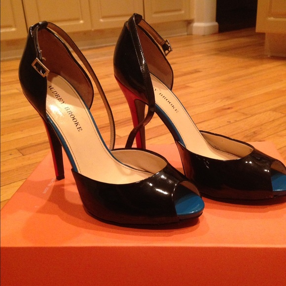 Audrey Brooke Women's Platform Stiletto size 9