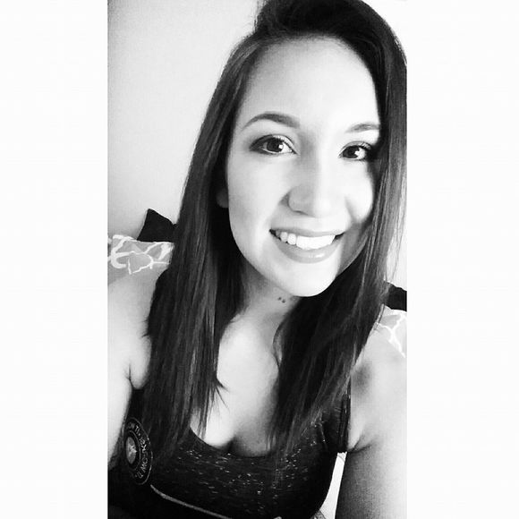 Meet your Posher, Carlee - Picture 1 of 1