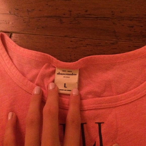 Abercrombie graphic Tee - Picture 2 of 2