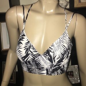 🚫Sold on 〽️erc 🚫 Crop Top Alert!
