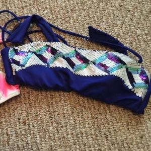 MAKE OFFERS Blue Victoria's Secret bikini top