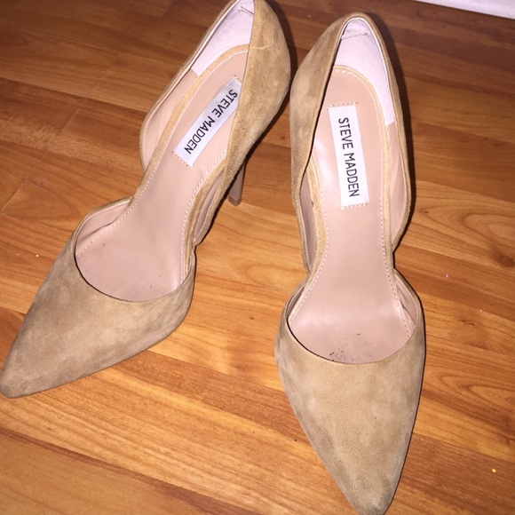 Like new Steve Madden tan heels size 8