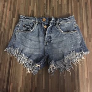 Blank NYC cutoff shorts 24