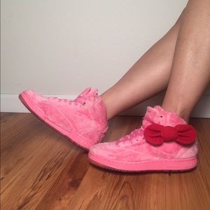 Hello Kitty fluffy shoes
