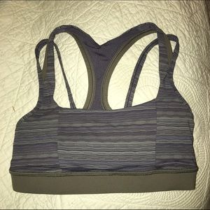 Lululemon sports bra