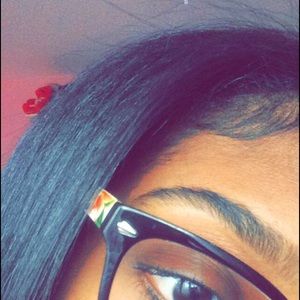 Meet your Posher, Talia