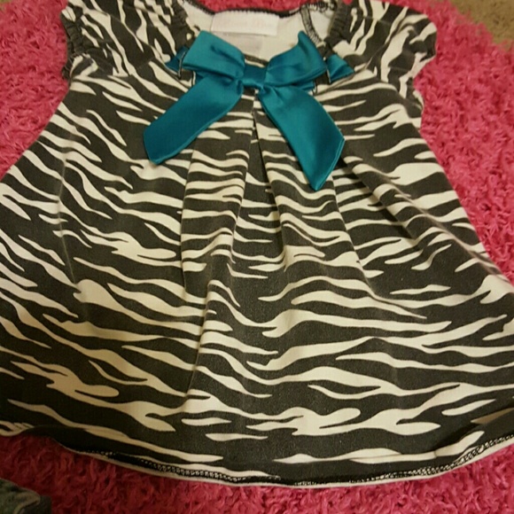 Dresses - Picture 2 of 2