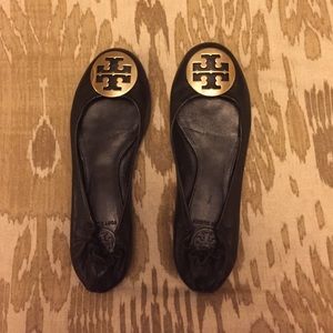 Worn twice fabulous Tory burch Reva flats!