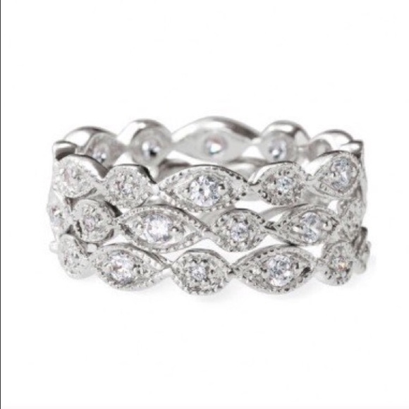 New Stella & Dot stackable silver rings💕