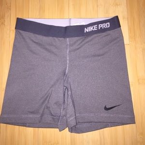Nike pros!! Like new ☺️
