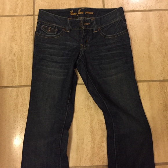 BRAND NEW GUESS JEANS SIZE 25