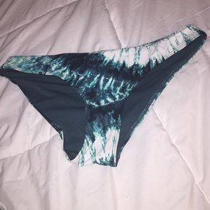 Never been worn H&M tie-dye bikini bottoms