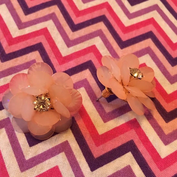 Large Flower Stud Earrings - Picture 2 of 3