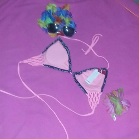 NWT!!! Bongo Triangle Bikini Top Size M - Picture 3 of 3