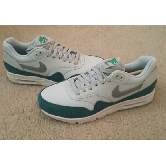 🚫SOLD🚫 Nike Air Max 1 Ultra essentials - Picture 2 of 4