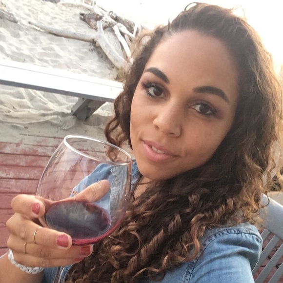 Meet your Posher, Liz - Picture 8 of 8