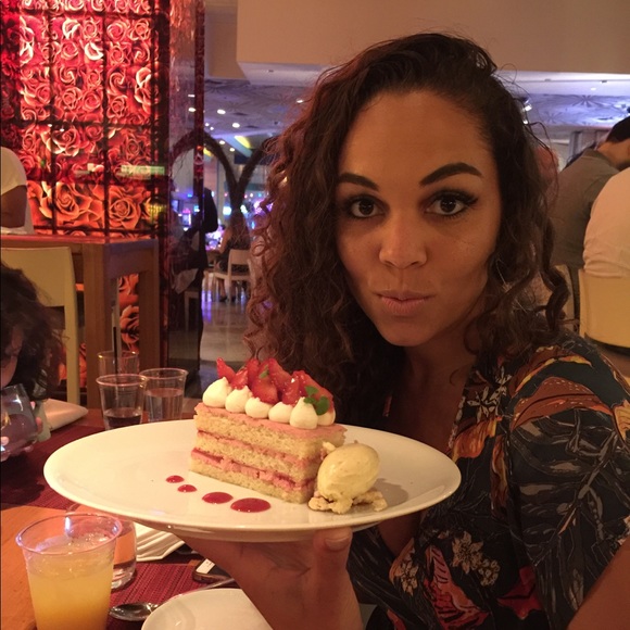 Meet your Posher, Liz - Picture 6 of 8