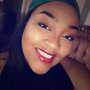 Meet your Posher, Alicia