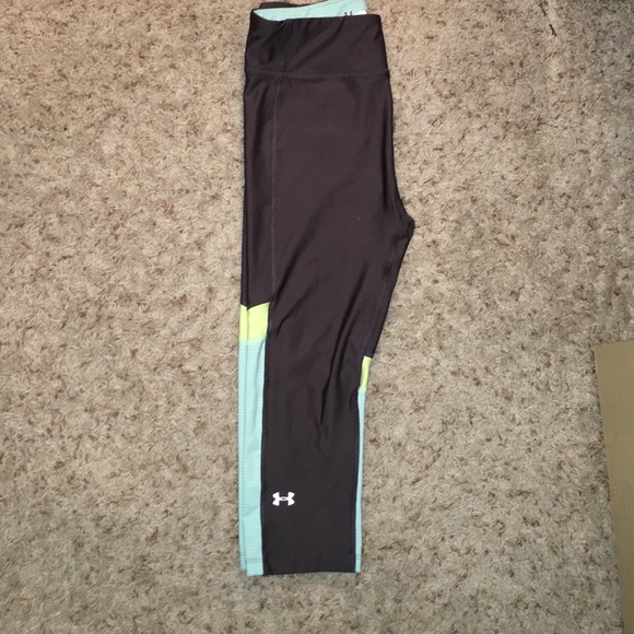 Women Under Armour workout pants!