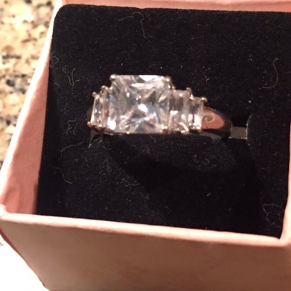 5stone CZ DIAMOND SS RING - Picture 4 of 4