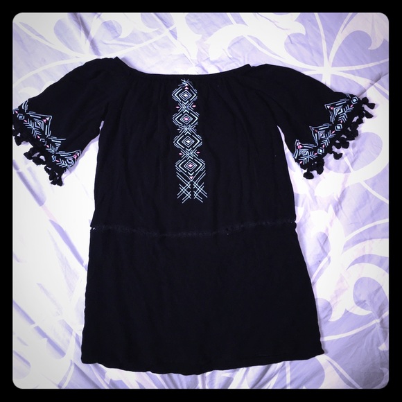 Off the shoulder Aztec print dress worn once! - Picture 1 of 3