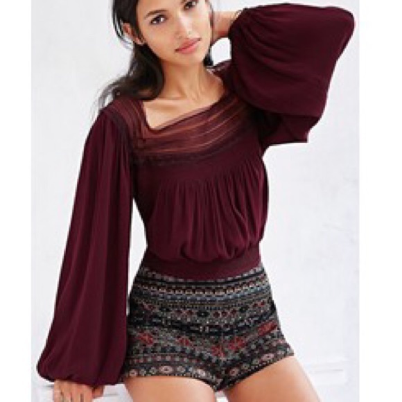 LOOKING FOR Kimchi Blue Blouse