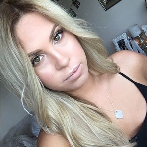 Meet your Posher, Nicholle