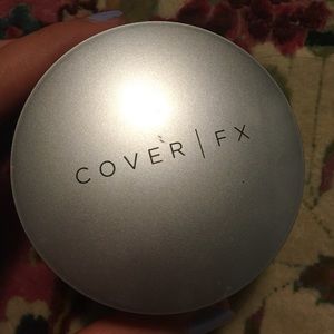 Cover FX medium matte setting powder