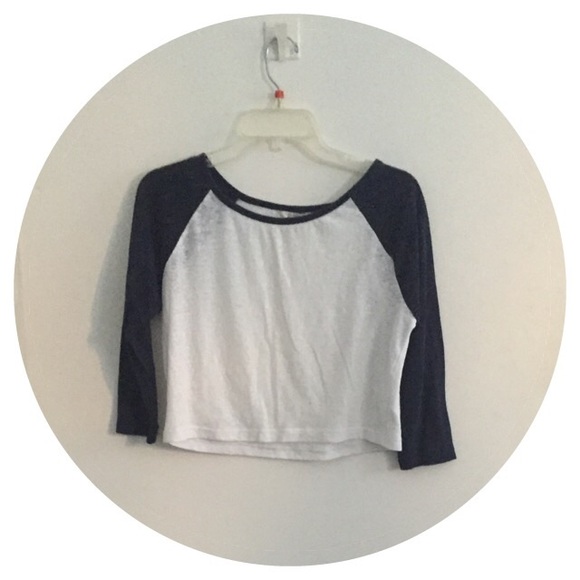 Cropped baseball tee