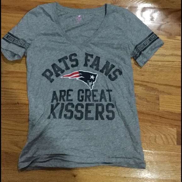 VICTORIAS SECRET PINK NFL V NECK