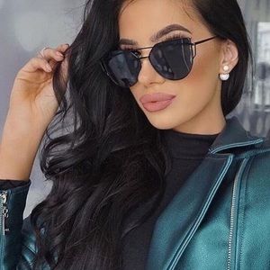 Black Mirrored Cat-Eye Sunglasses