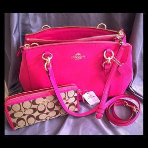 (SOLD) Authentic Coach Christie and Wallet 🛍