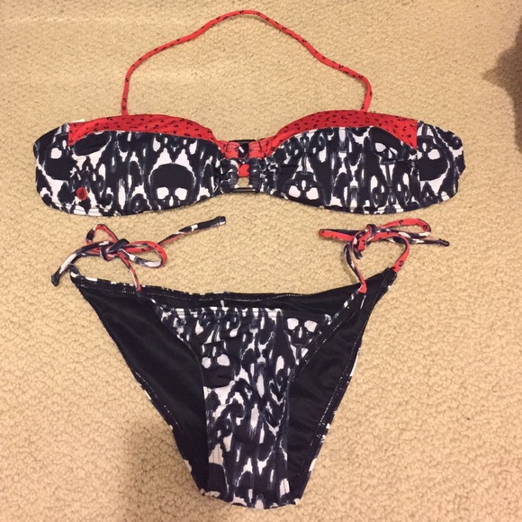 VOLCOM bikini top