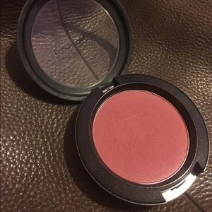 MAC prolong wear blush “Stubborn”